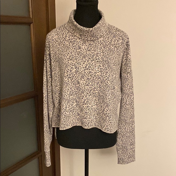 American Eagle Leopard Prin Cowl Neck Sweater with Soft Texture and Long Sleeves - Picture 3 of 6